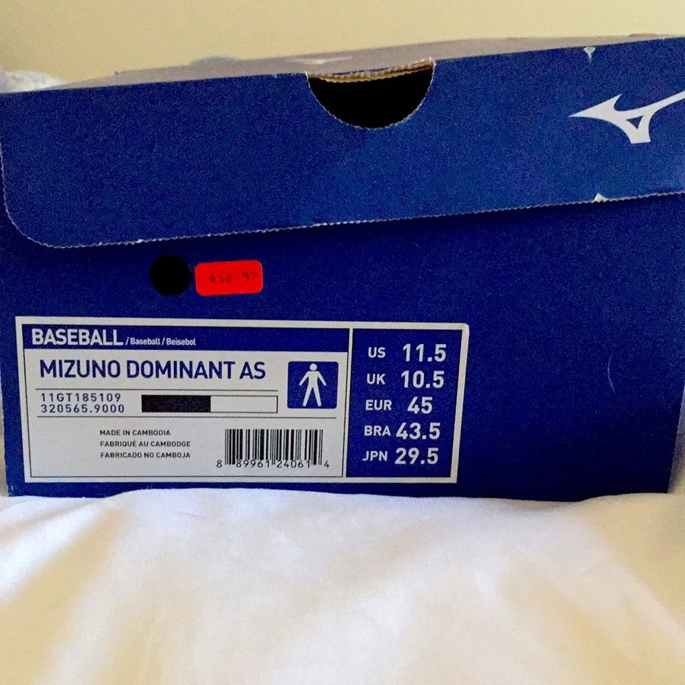Mizuno baseball cleats for men